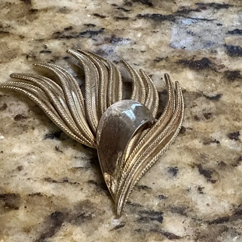 Chic Gold and Silver Flowing Brooch